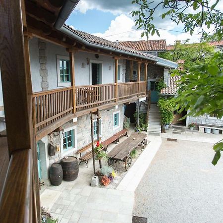Apartments Valentinus 1800 Сежана Екстериор снимка