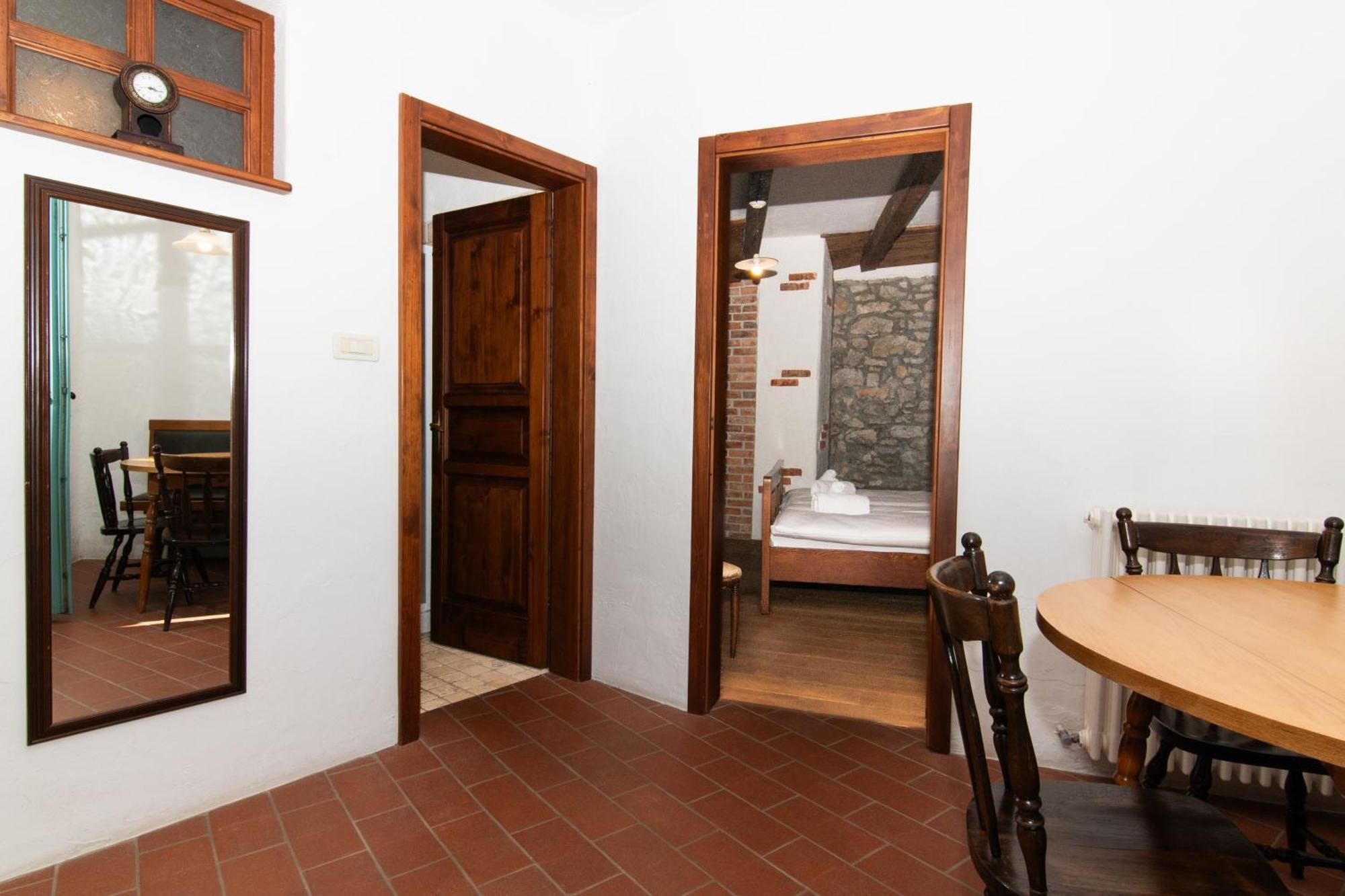 Apartments Valentinus 1800 Сежана Екстериор снимка