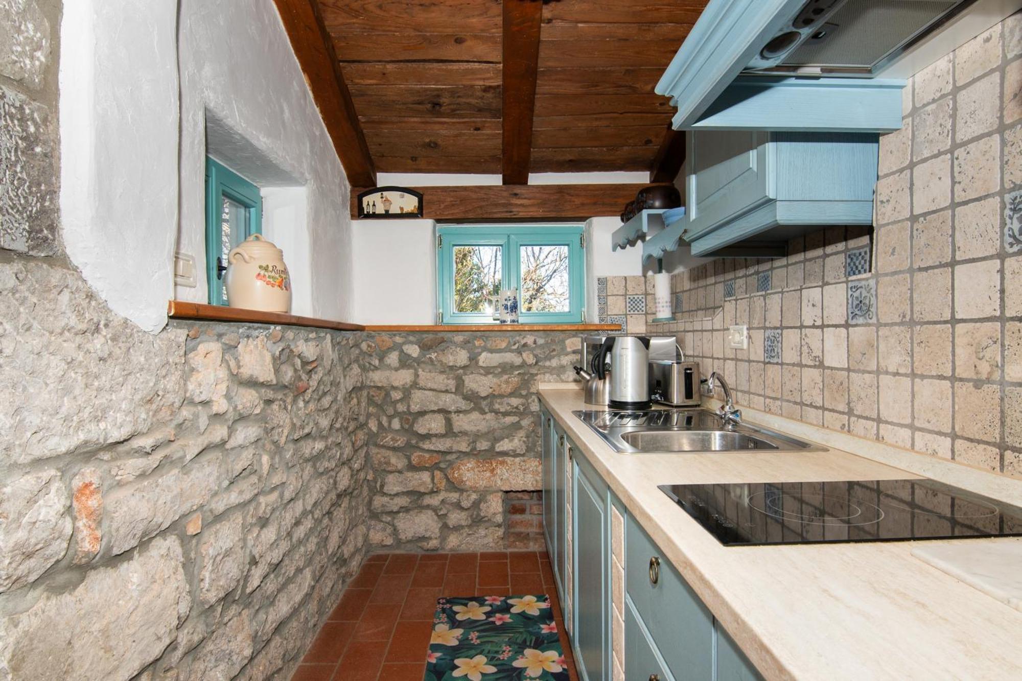 Apartments Valentinus 1800 Сежана Екстериор снимка