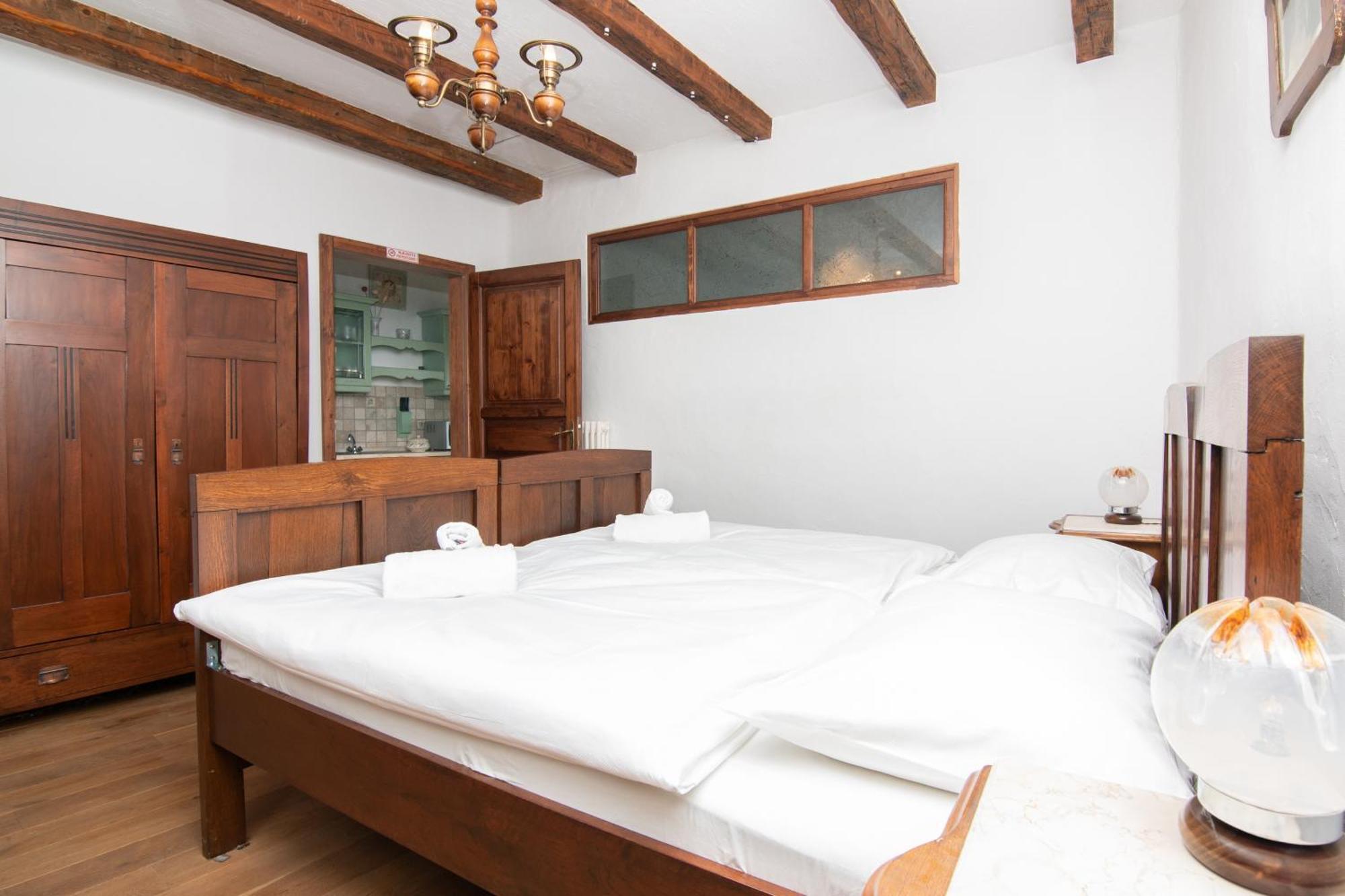 Apartments Valentinus 1800 Сежана Екстериор снимка