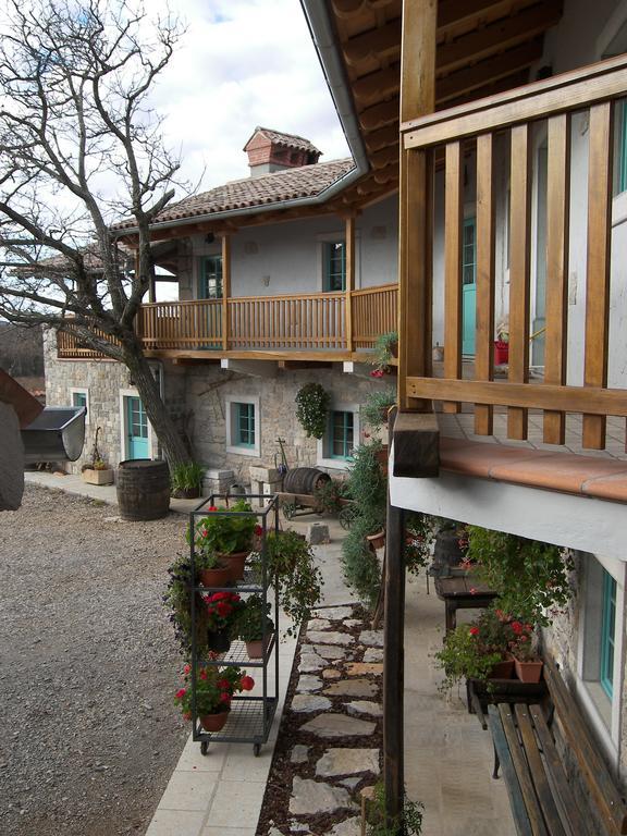 Apartments Valentinus 1800 Сежана Екстериор снимка